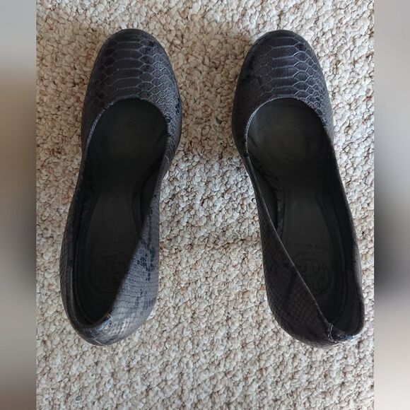 TORY BURCH Jude Pumps Snake print with silver Logo size 8M - Picture 4 of 15